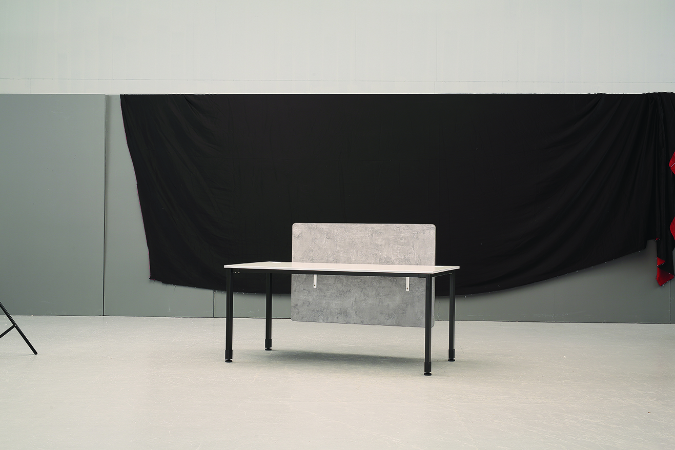 G64A1912 책상